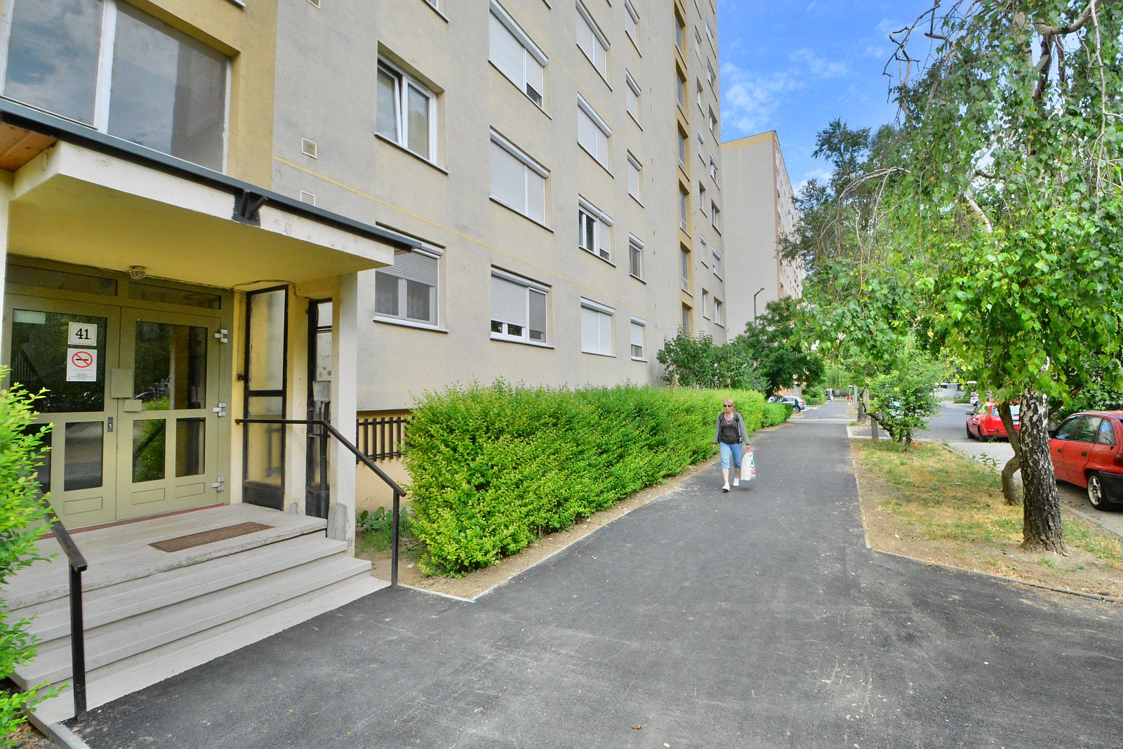 Újabb járdák felújítása készült el a Széchenyi utcában